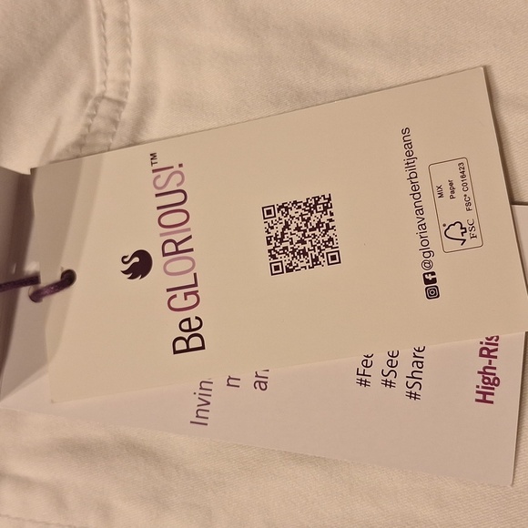 q Gloria Vanderbilt Solid White Stretch Shape Effect Capris Size 12 - Picture 6 of 10